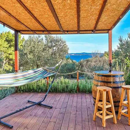 2 Bedroom Stunning In Kastel Kambelovac * Kastela