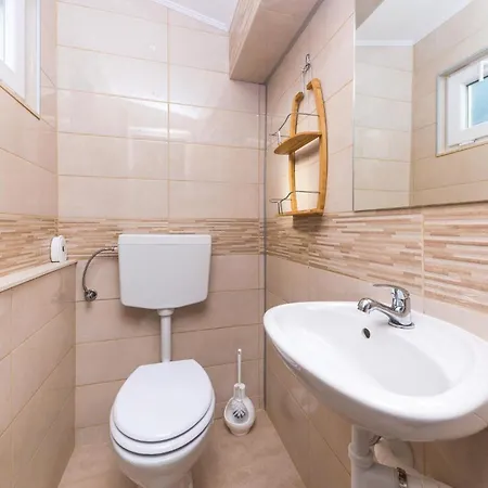 Semesterbostad Kastel Kambelovac With Sea View I